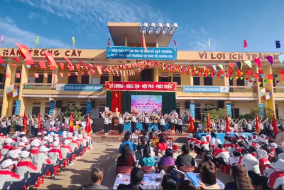 TRƯỜNG THCS LỘC HOÀ LONG TRỌNG TỔ CHỨC LỄ KỈ NIỆM 43 NĂM NGÀY NHÀ GIÁO VIỆT NAM 20/11